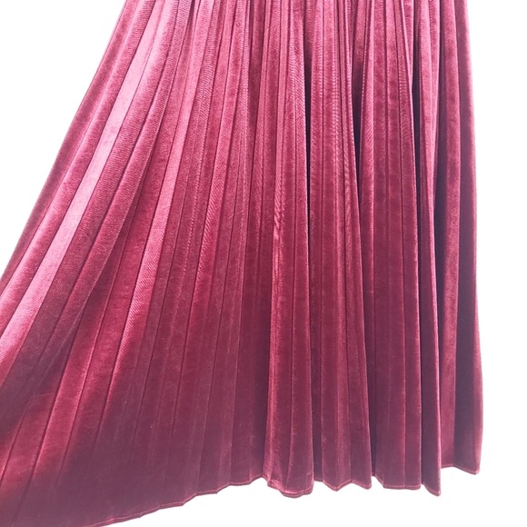 Hush Burgundy Velvet Pleated Maxi Skirt Size 12 - Picture 2 of 11
